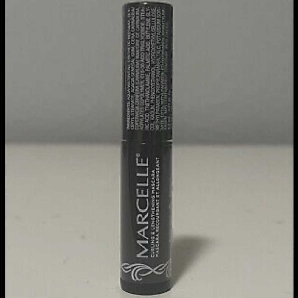 Travel size mascara